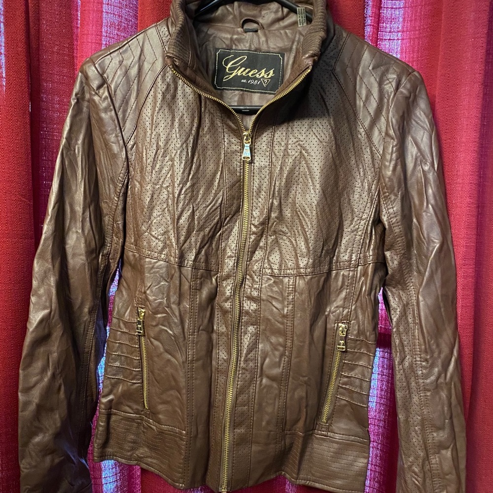 Guess-Brown, Poly. Material, Medium